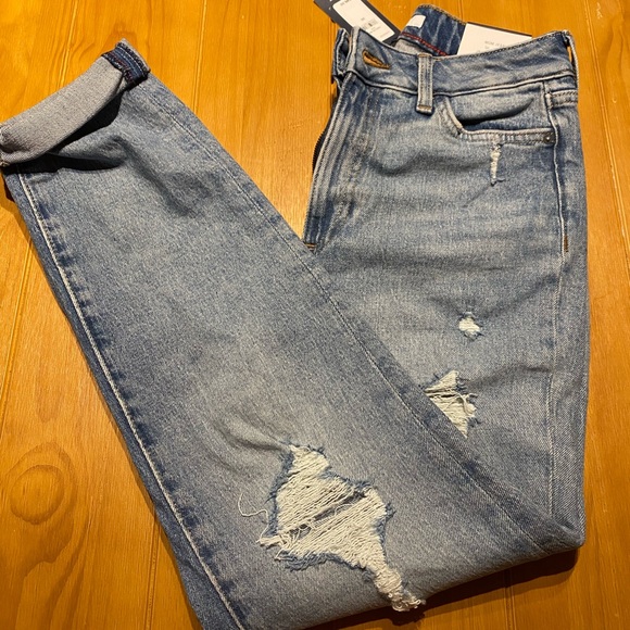 BNWT TOMMY HILFIGER MOM JEANS - Picture 3 of 6